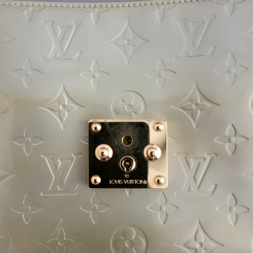 AUTHENTIC LOUIS VUITTON Spring Street Citrine Vernis Monogram Bag - Picture 4 of 15